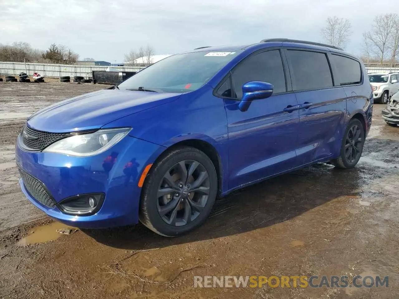 1 Photograph of a damaged car 2C4RC1GG6KR686870 CHRYSLER PACIFICA 2019