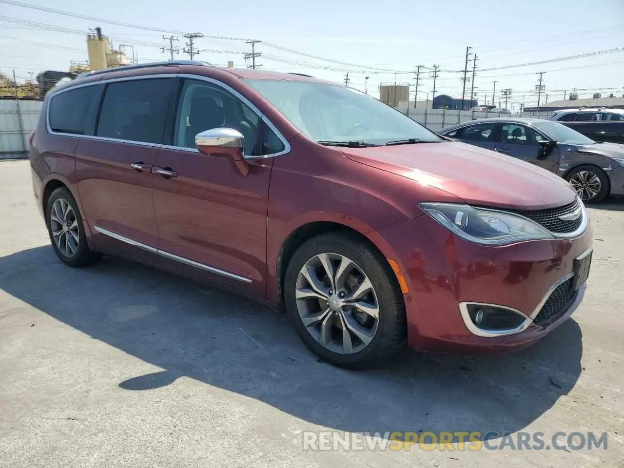 4 Photograph of a damaged car 2C4RC1GG6KR706440 CHRYSLER PACIFICA 2019