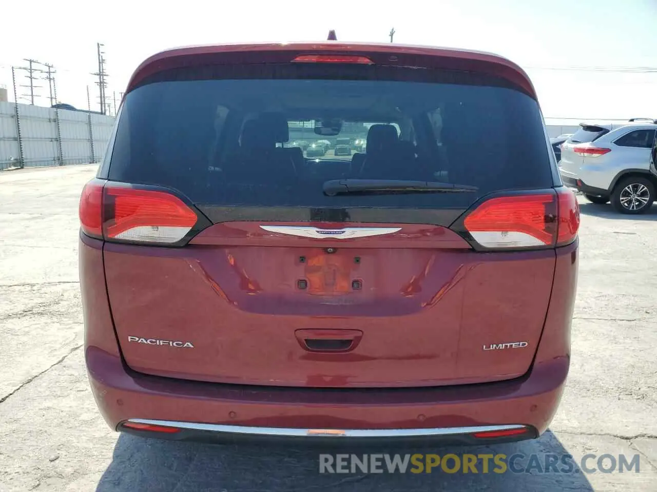 6 Photograph of a damaged car 2C4RC1GG6KR706440 CHRYSLER PACIFICA 2019