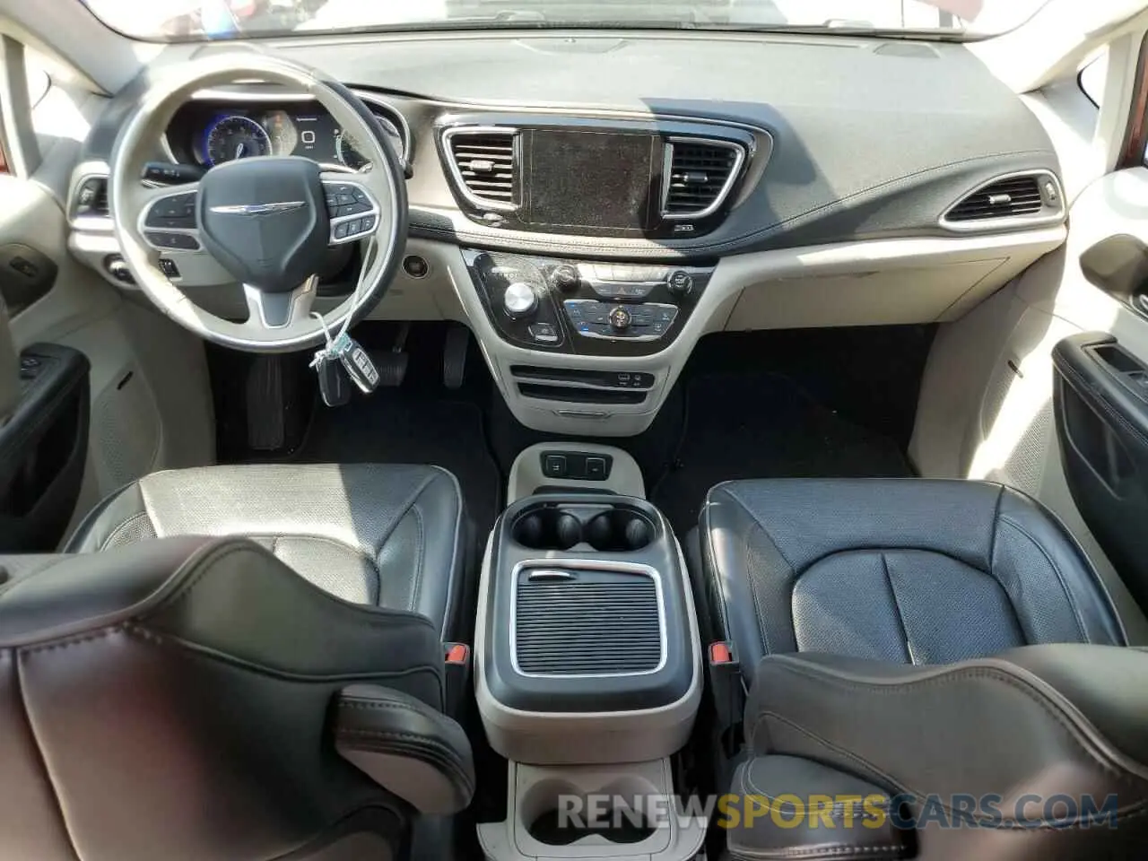 8 Photograph of a damaged car 2C4RC1GG6KR706440 CHRYSLER PACIFICA 2019