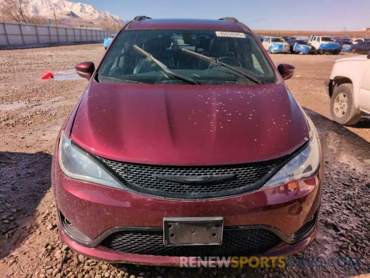 5 Photograph of a damaged car 2C4RC1GG6KR720368 CHRYSLER PACIFICA 2019