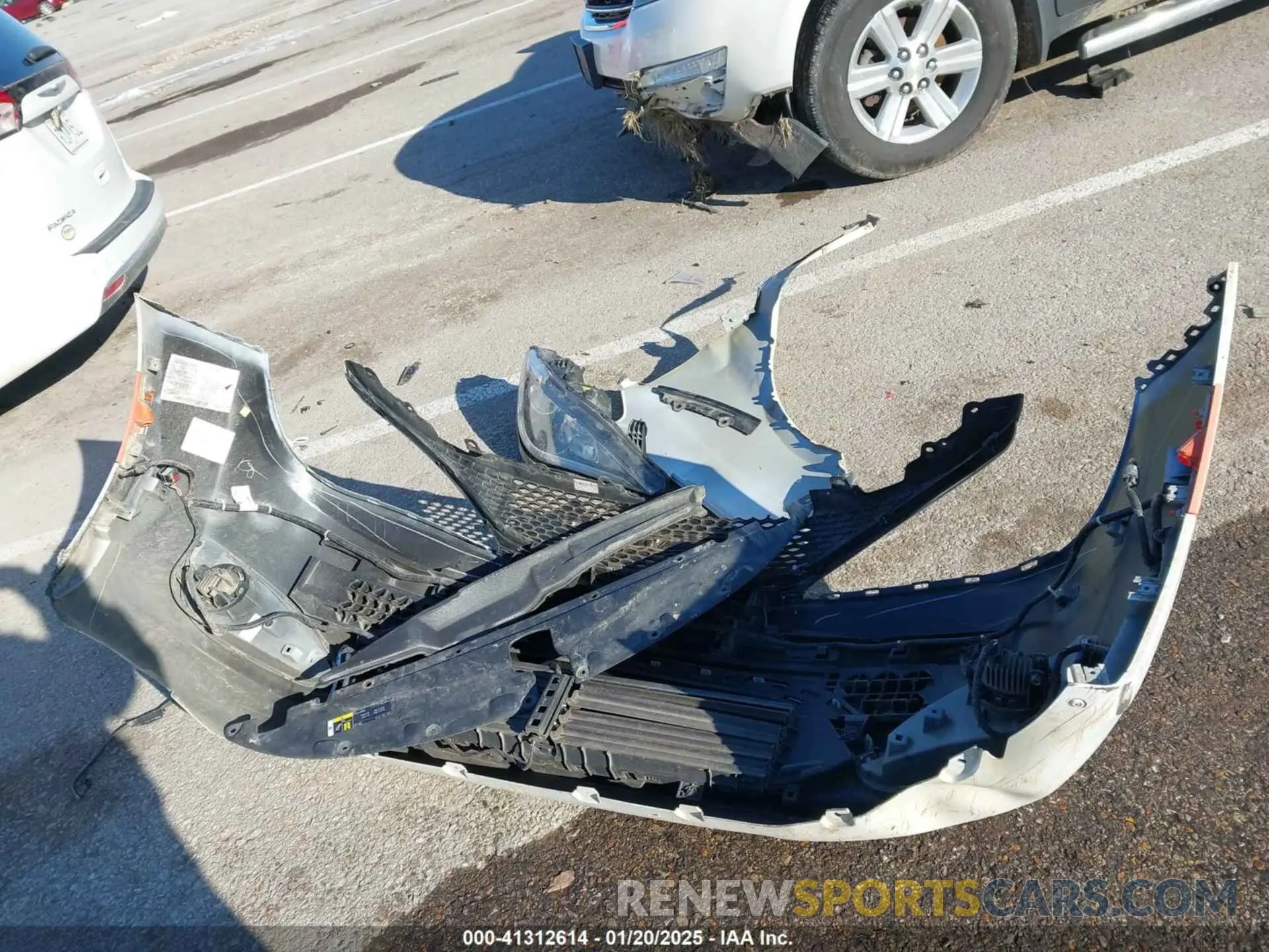 12 Photograph of a damaged car 2C4RC1GG6KR730513 CHRYSLER PACIFICA 2019