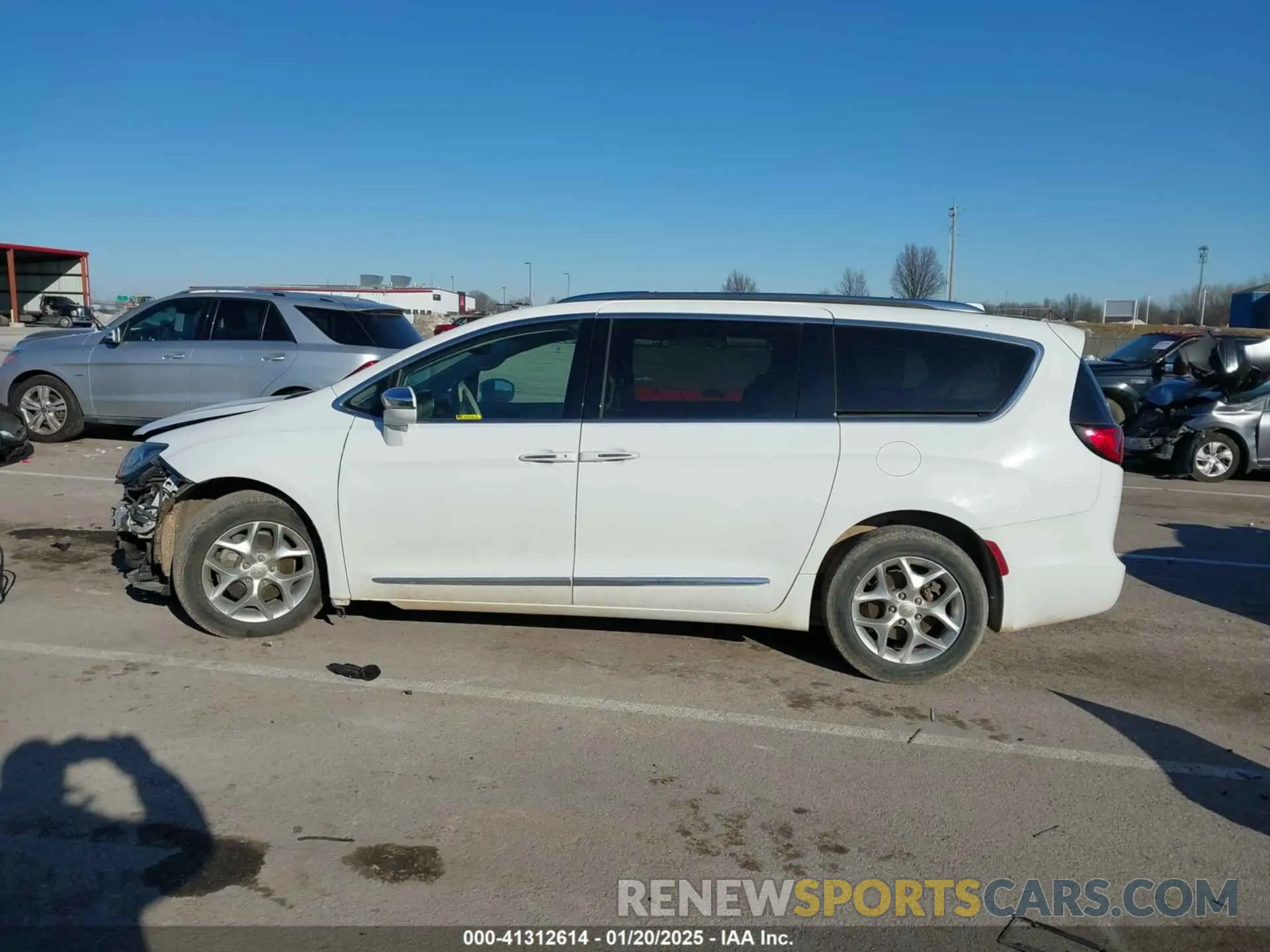 15 Photograph of a damaged car 2C4RC1GG6KR730513 CHRYSLER PACIFICA 2019