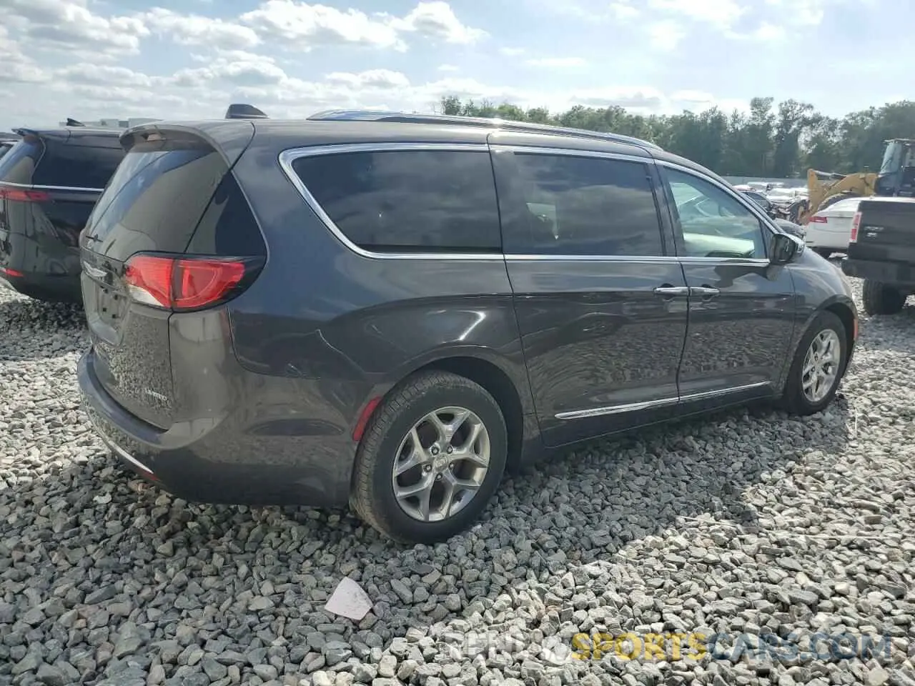 3 Photograph of a damaged car 2C4RC1GG7KR667356 CHRYSLER PACIFICA 2019
