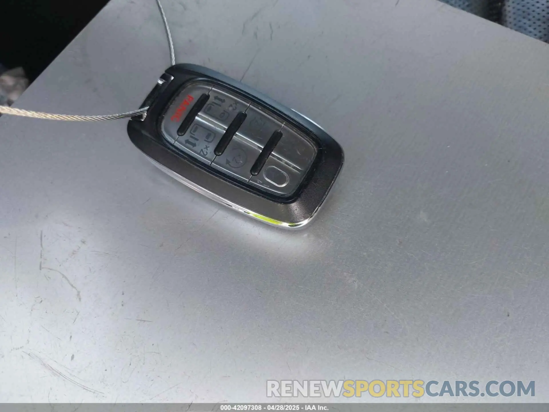 11 Photograph of a damaged car 2C4RC1GG8KR657371 CHRYSLER PACIFICA 2019