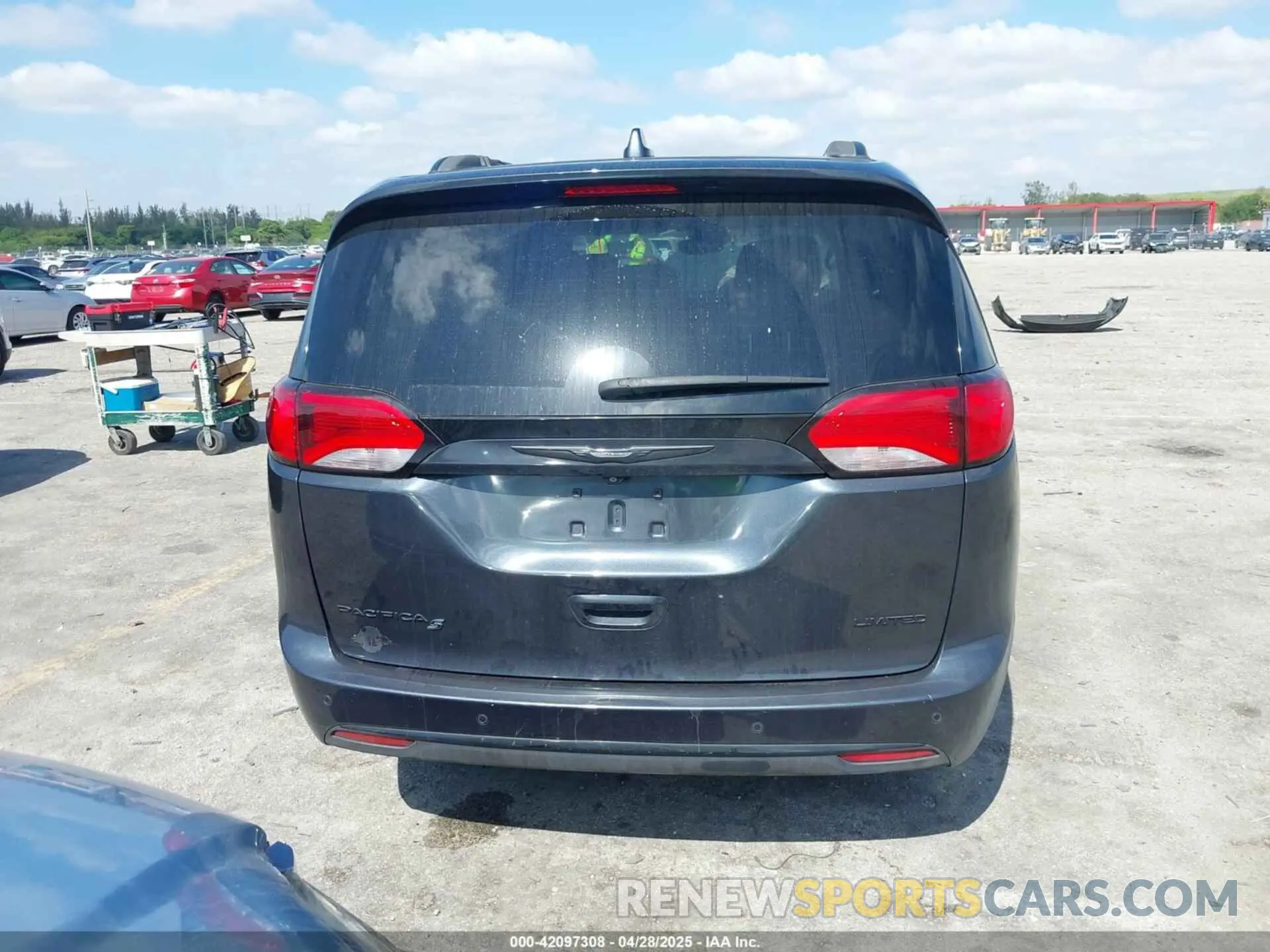 16 Photograph of a damaged car 2C4RC1GG8KR657371 CHRYSLER PACIFICA 2019