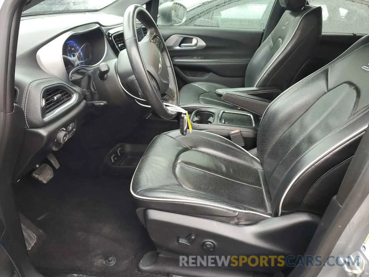 7 Photograph of a damaged car 2C4RC1GG8KR720288 CHRYSLER PACIFICA 2019