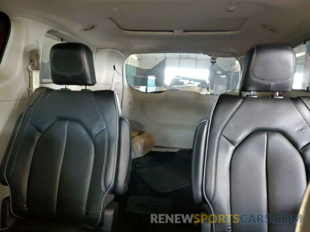 10 Photograph of a damaged car 2C4RC1GG9KR703080 CHRYSLER PACIFICA 2019