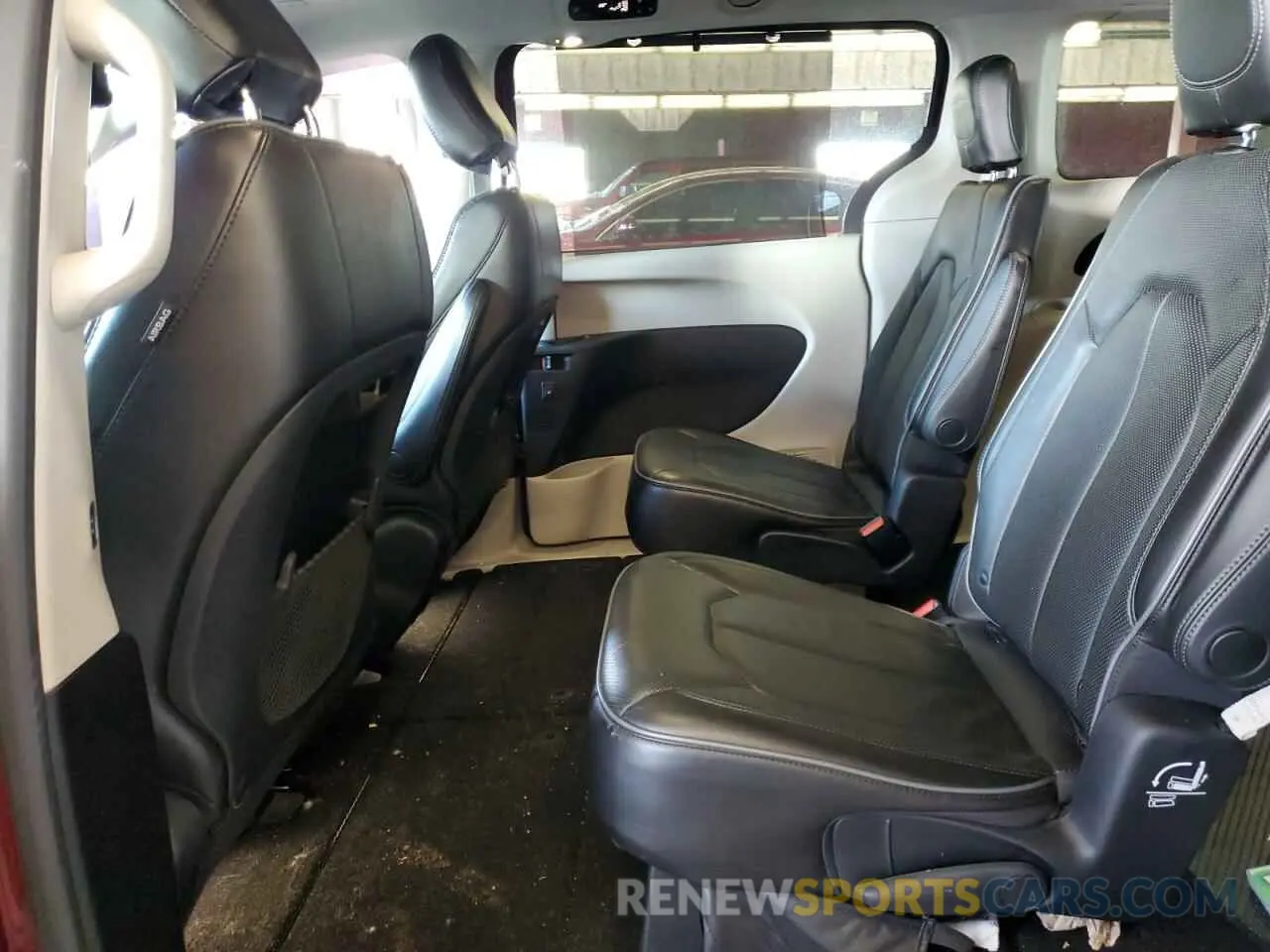 11 Photograph of a damaged car 2C4RC1GG9KR703080 CHRYSLER PACIFICA 2019