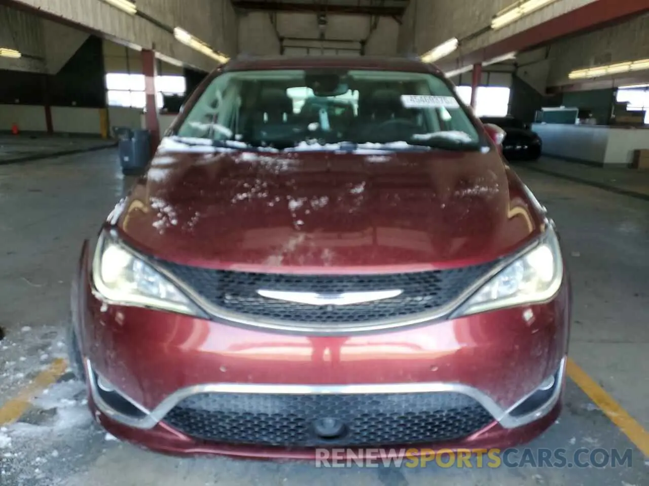 5 Photograph of a damaged car 2C4RC1GG9KR703080 CHRYSLER PACIFICA 2019