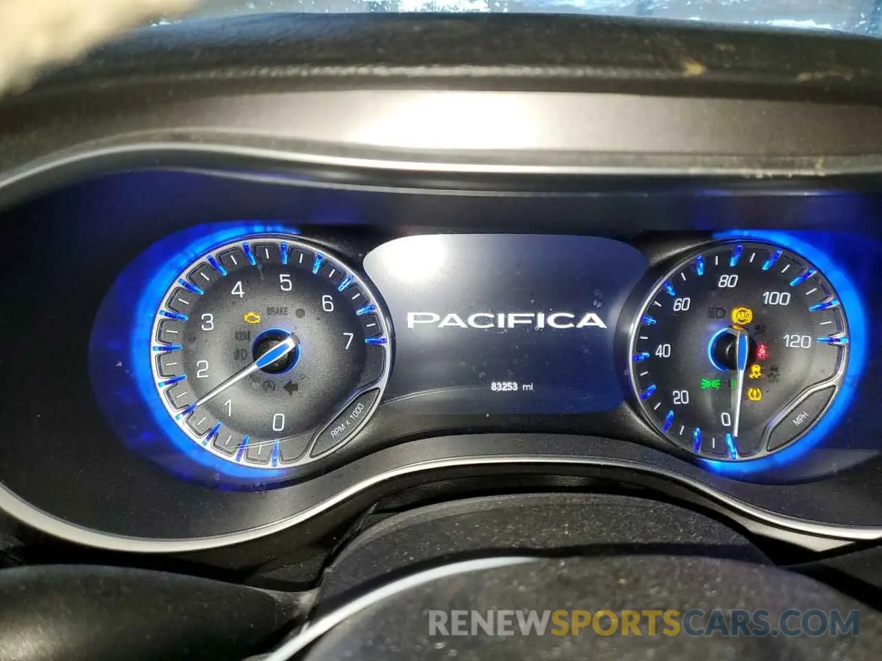 9 Photograph of a damaged car 2C4RC1GG9KR703080 CHRYSLER PACIFICA 2019