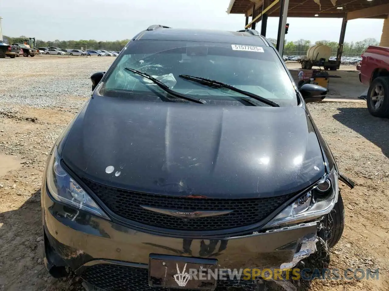 5 Photograph of a damaged car 2C4RC1GGXKR616773 CHRYSLER PACIFICA 2019