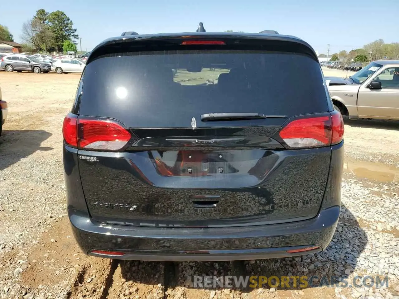 6 Photograph of a damaged car 2C4RC1GGXKR616773 CHRYSLER PACIFICA 2019
