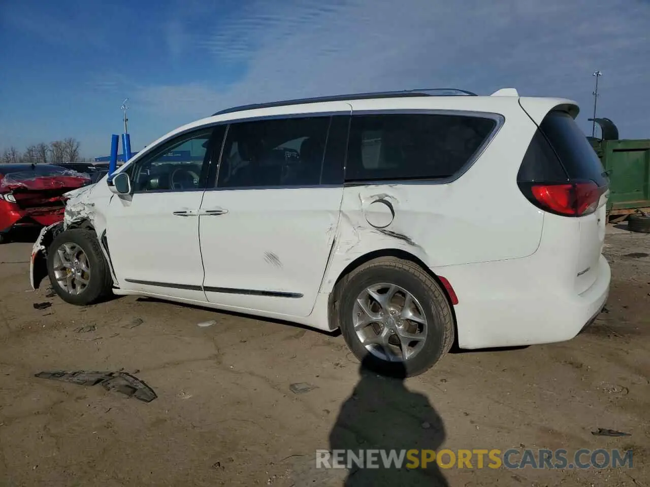 2 Photograph of a damaged car 2C4RC1GGXKR644945 CHRYSLER PACIFICA 2019