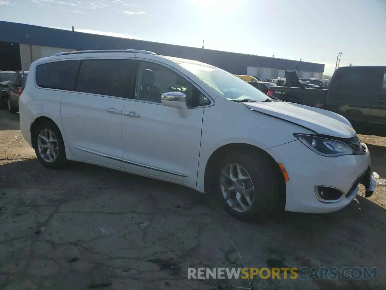 4 Photograph of a damaged car 2C4RC1GGXKR644945 CHRYSLER PACIFICA 2019