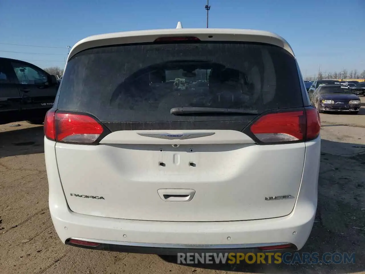 6 Photograph of a damaged car 2C4RC1GGXKR644945 CHRYSLER PACIFICA 2019