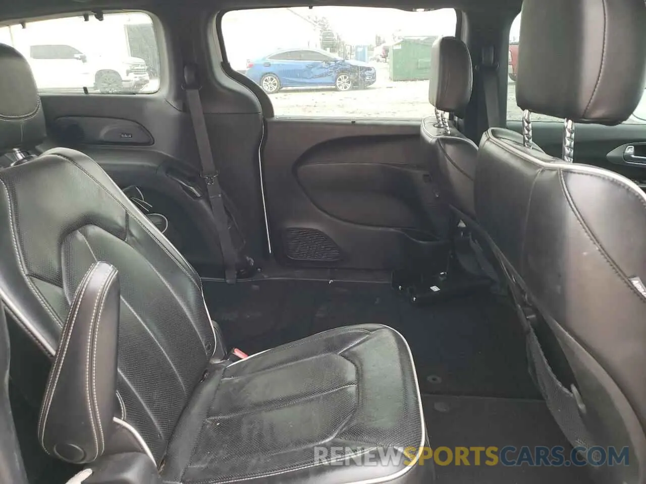 11 Photograph of a damaged car 2C4RC1GGXKR681574 CHRYSLER PACIFICA 2019