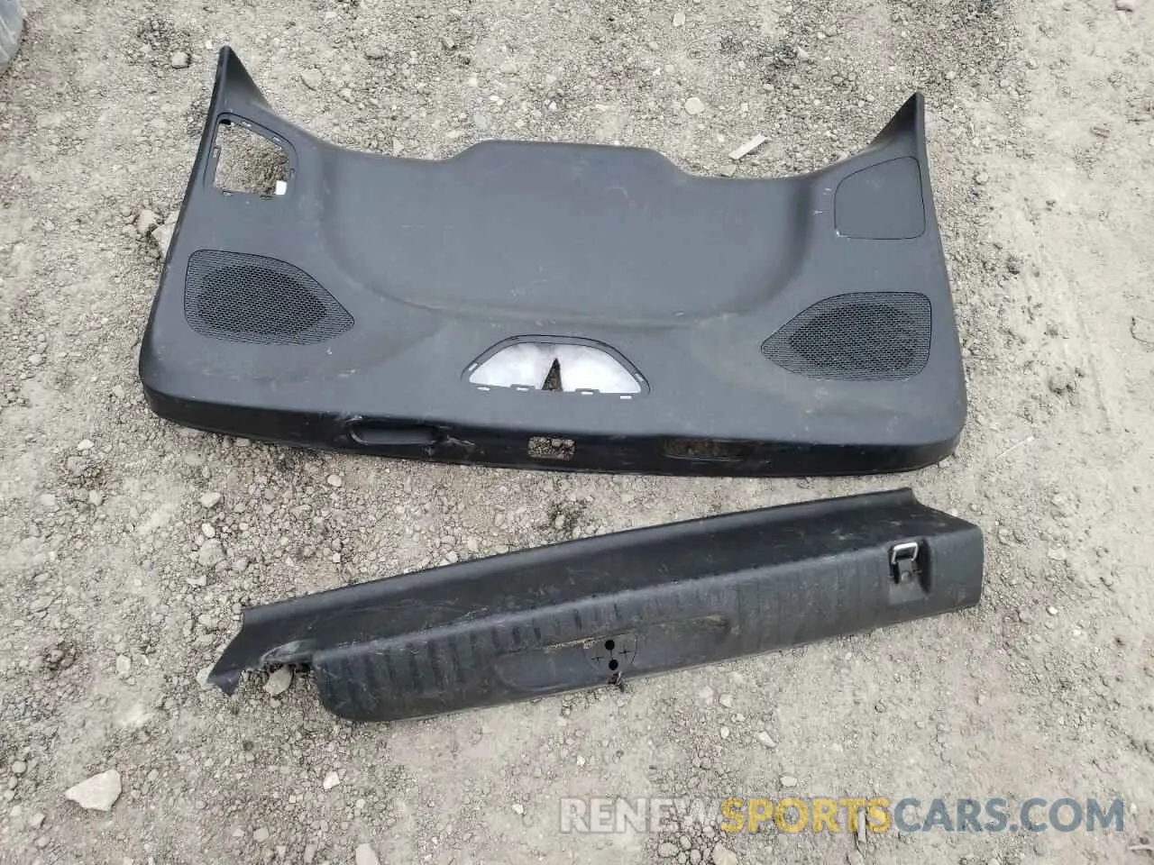 13 Photograph of a damaged car 2C4RC1GGXKR681574 CHRYSLER PACIFICA 2019
