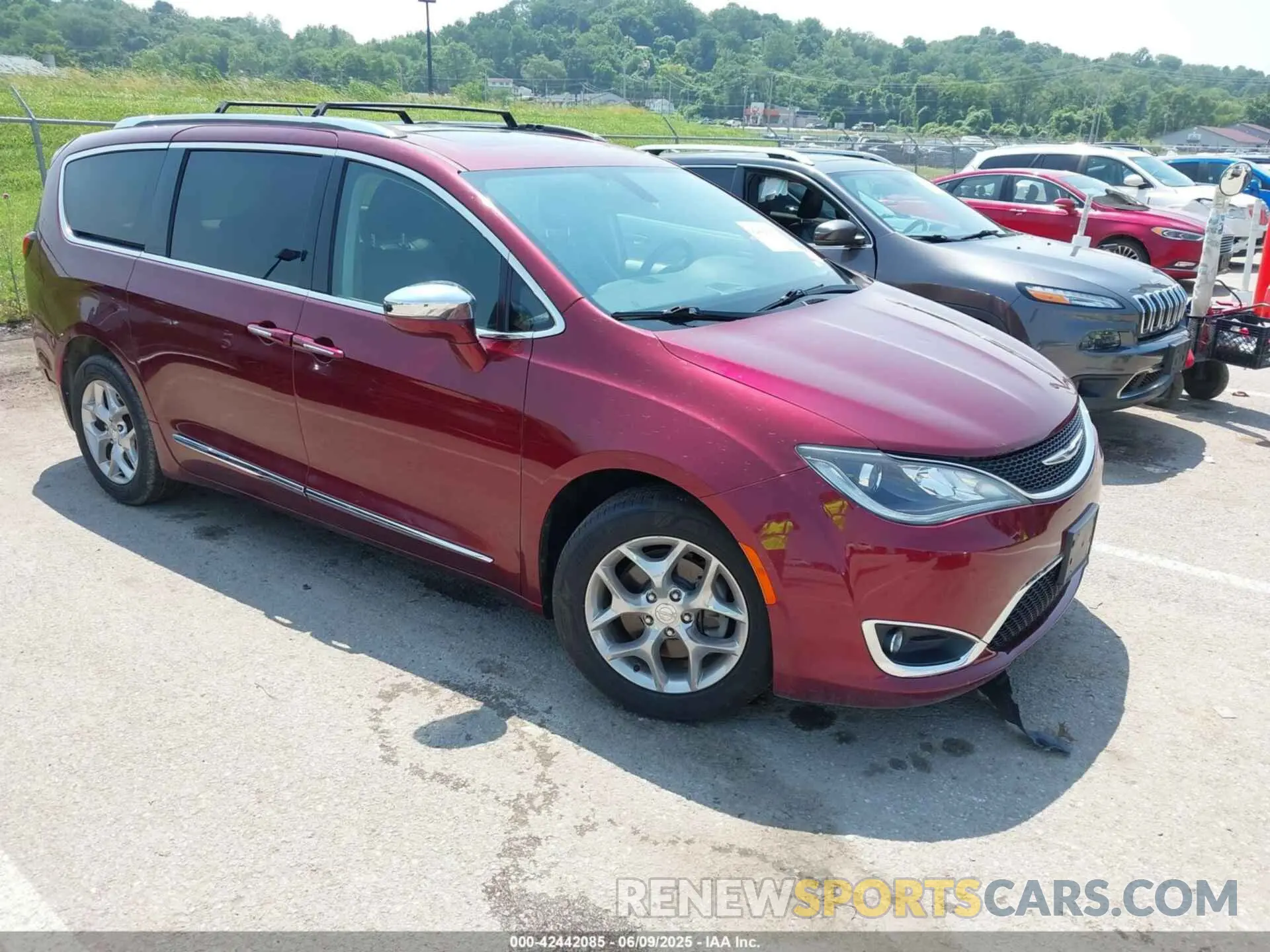 1 Photograph of a damaged car 2C4RC1GGXKR751638 CHRYSLER PACIFICA 2019