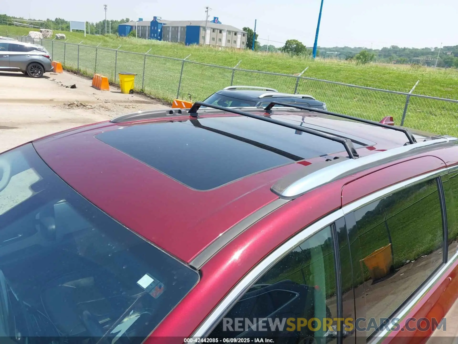17 Photograph of a damaged car 2C4RC1GGXKR751638 CHRYSLER PACIFICA 2019