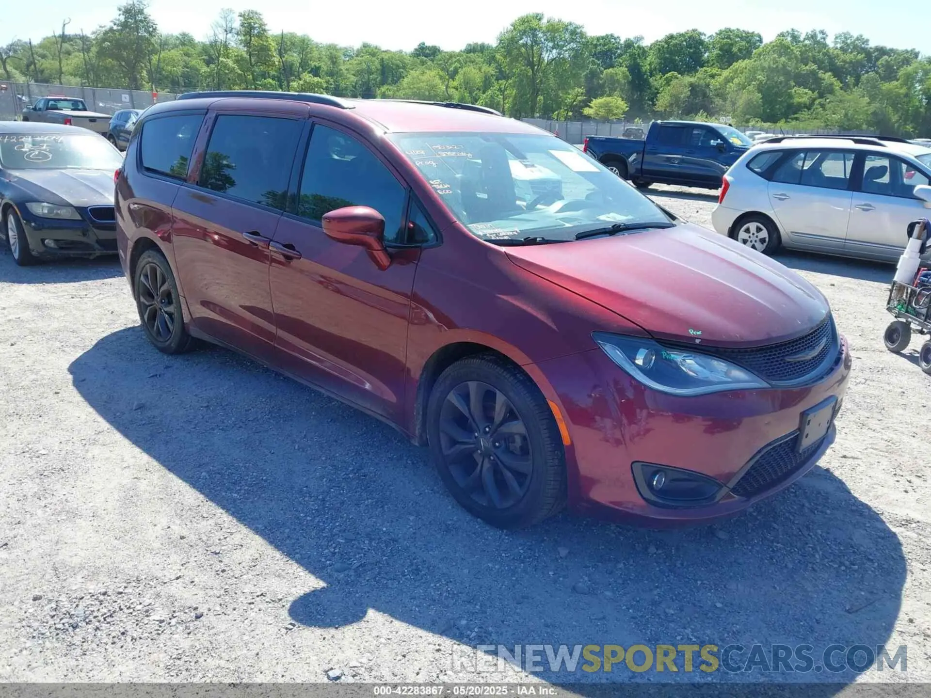 1 Photograph of a damaged car 2C4RC1BG0LR116842 CHRYSLER PACIFICA 2020