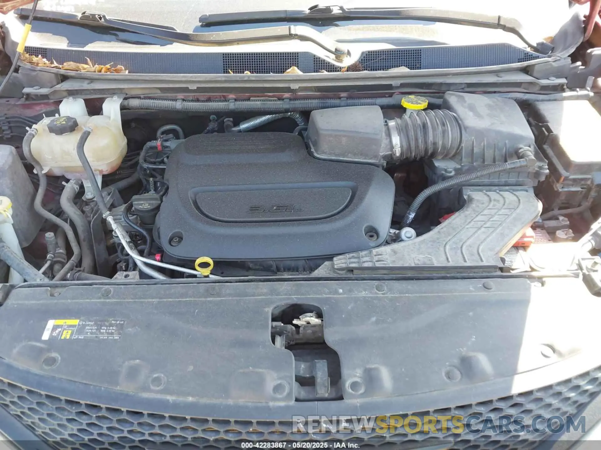 10 Photograph of a damaged car 2C4RC1BG0LR116842 CHRYSLER PACIFICA 2020