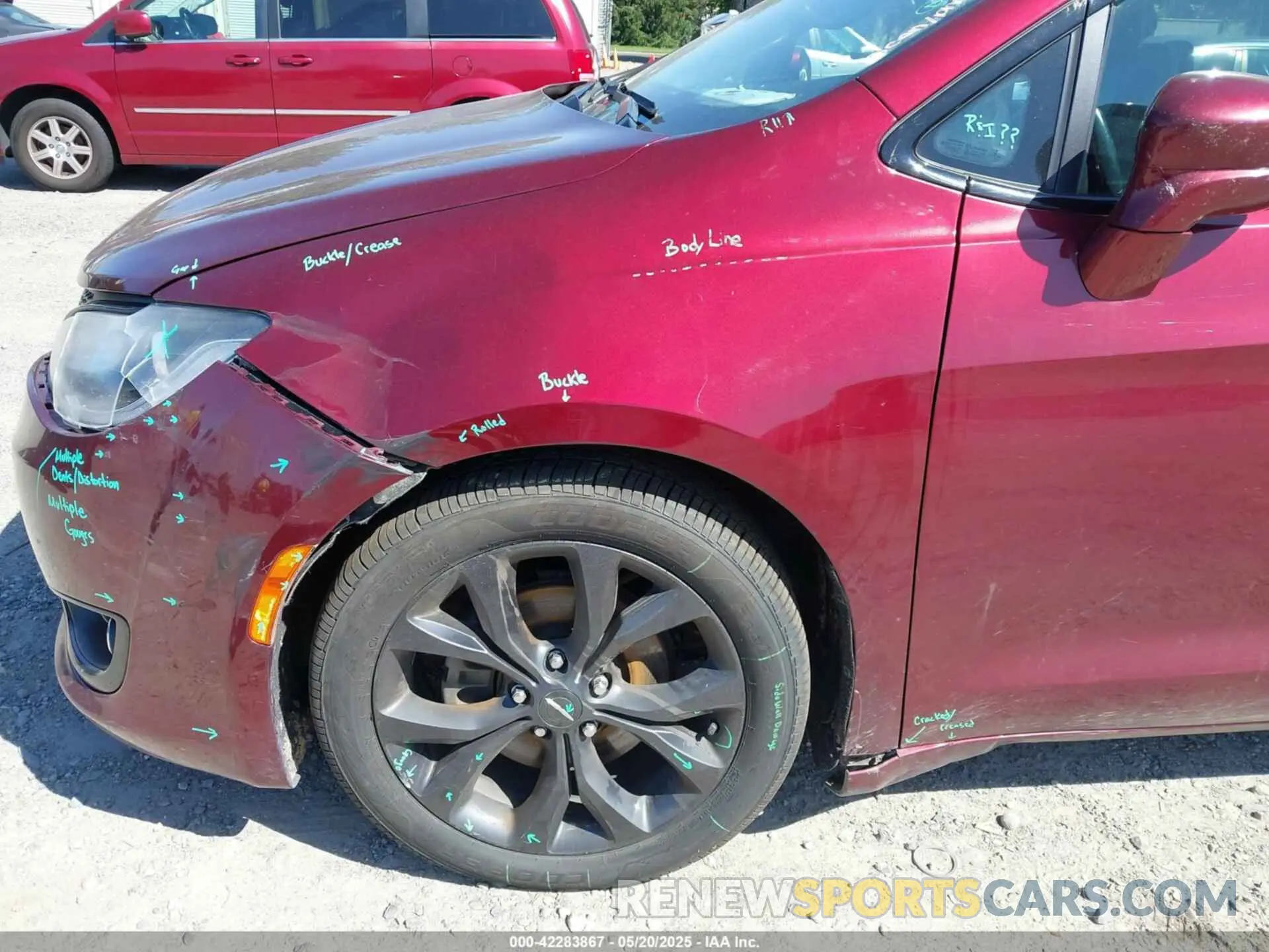17 Photograph of a damaged car 2C4RC1BG0LR116842 CHRYSLER PACIFICA 2020