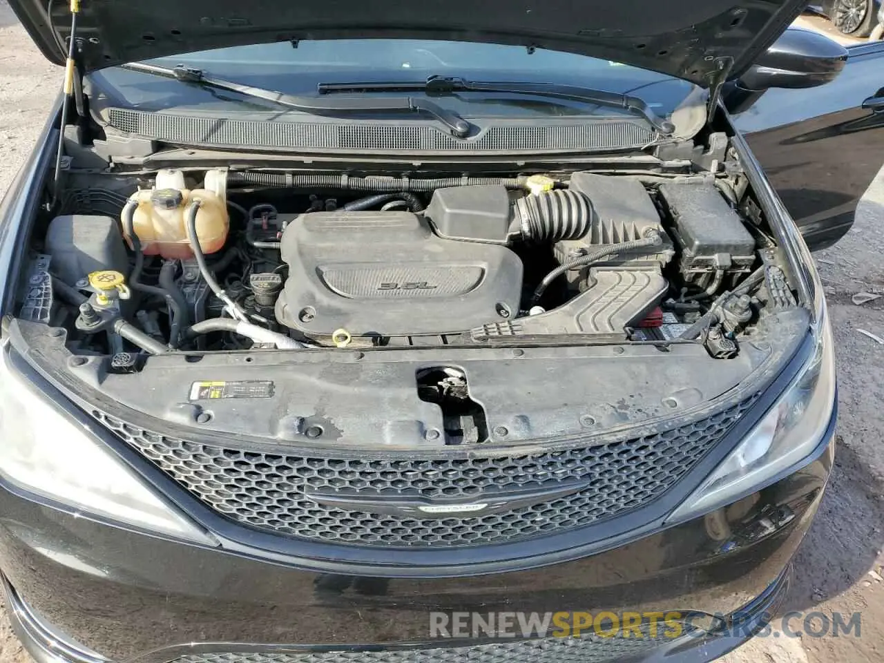 14 Photograph of a damaged car 2C4RC1BG0LR120678 CHRYSLER PACIFICA 2020