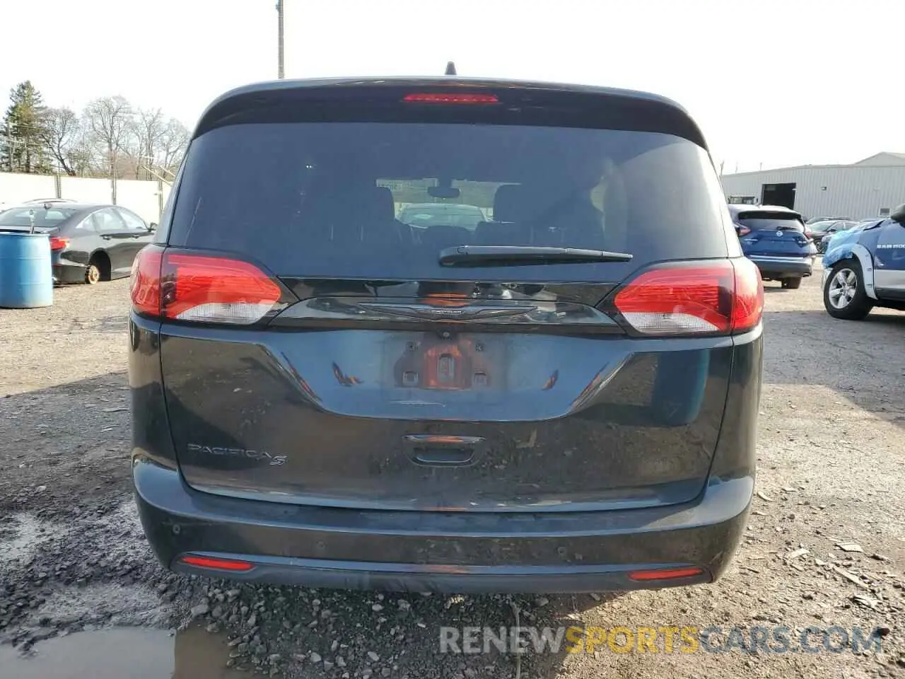 6 Photograph of a damaged car 2C4RC1BG0LR120678 CHRYSLER PACIFICA 2020