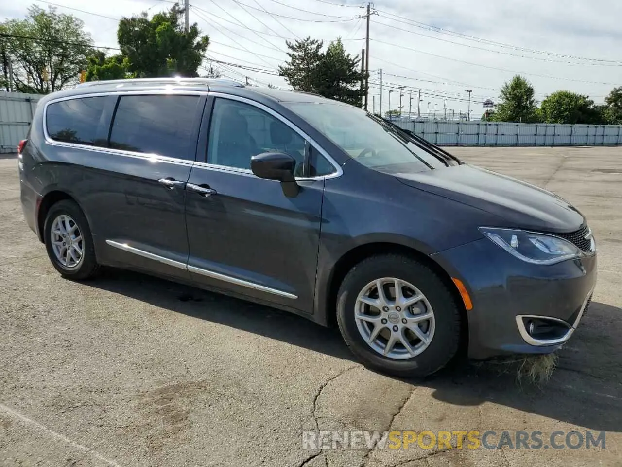 4 Photograph of a damaged car 2C4RC1BG0LR139991 CHRYSLER PACIFICA 2020