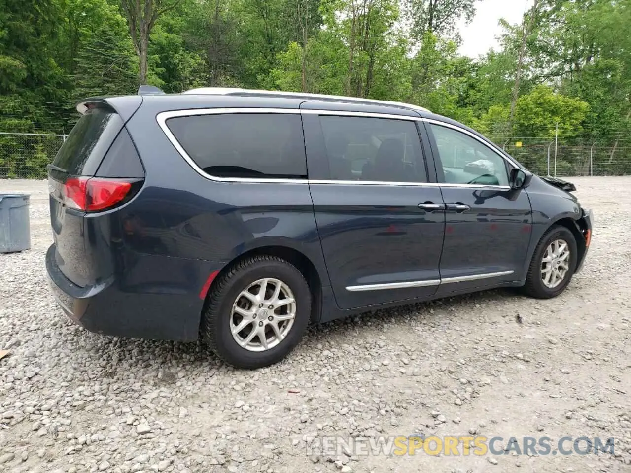 3 Photograph of a damaged car 2C4RC1BG0LR182341 CHRYSLER PACIFICA 2020
