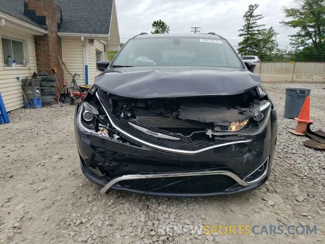 5 Photograph of a damaged car 2C4RC1BG0LR182341 CHRYSLER PACIFICA 2020