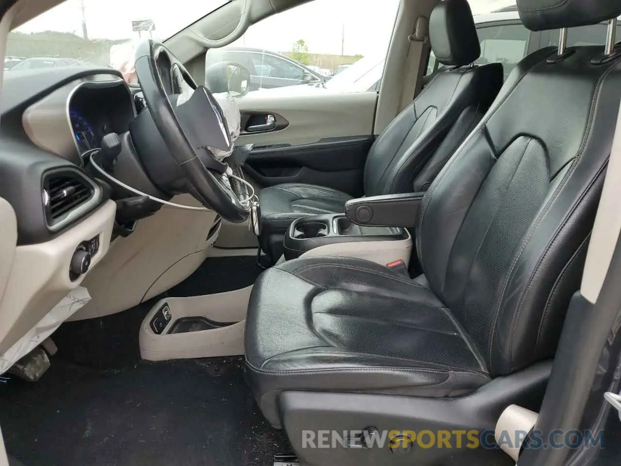 7 Photograph of a damaged car 2C4RC1BG0LR182341 CHRYSLER PACIFICA 2020
