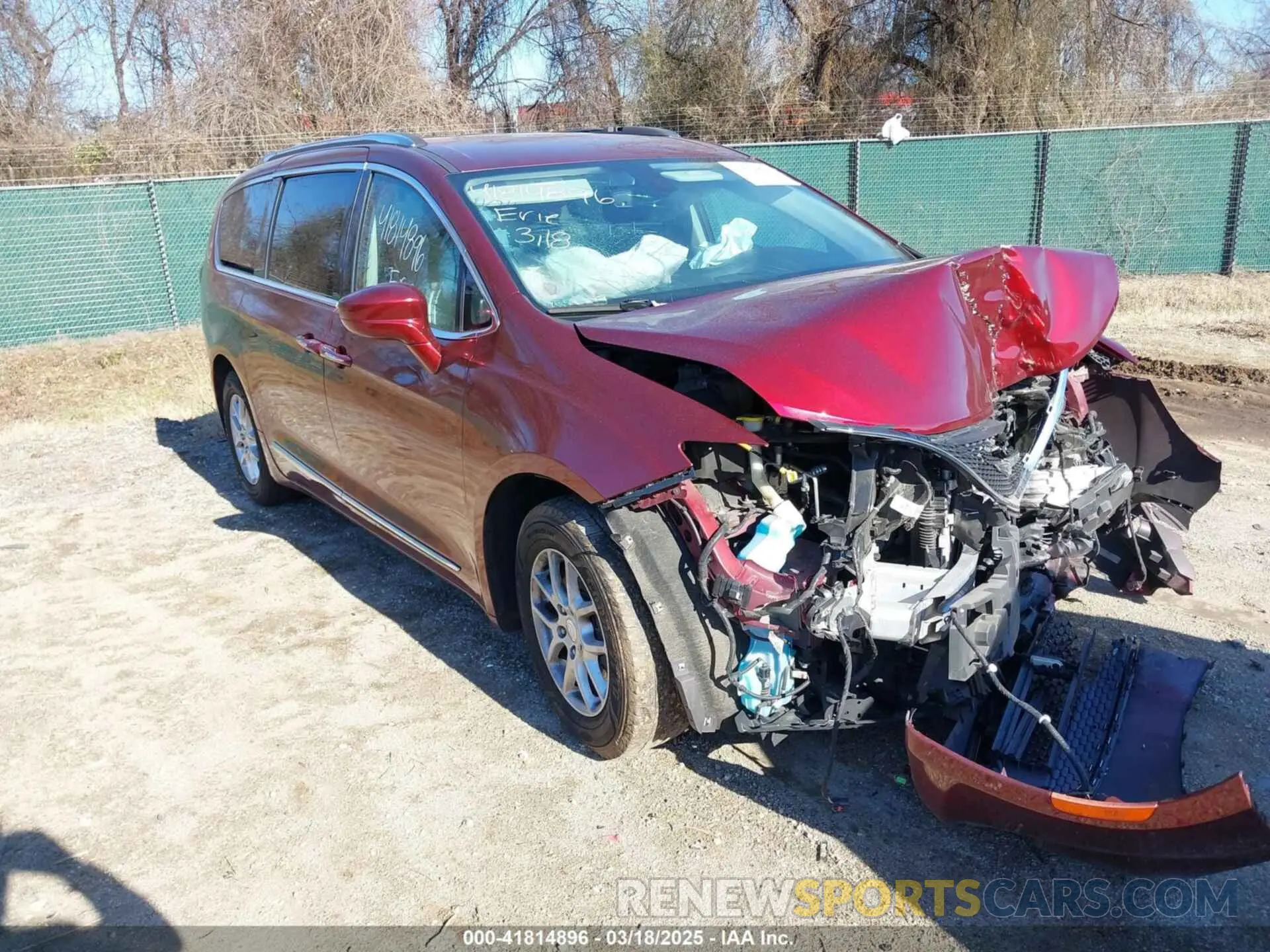 1 Photograph of a damaged car 2C4RC1BG0LR269253 CHRYSLER PACIFICA 2020