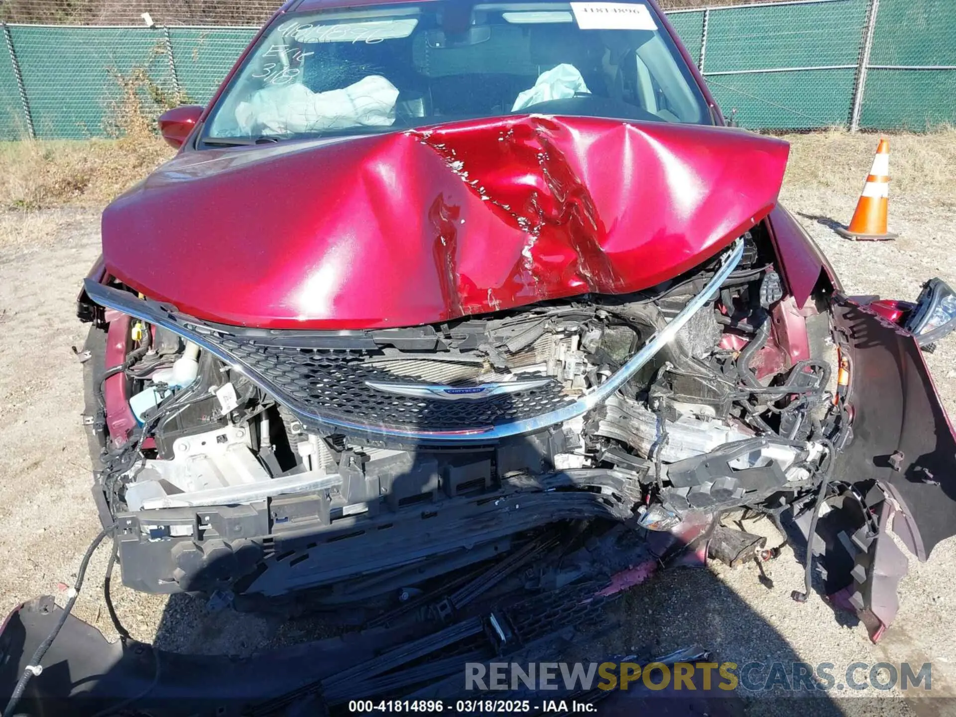13 Photograph of a damaged car 2C4RC1BG0LR269253 CHRYSLER PACIFICA 2020