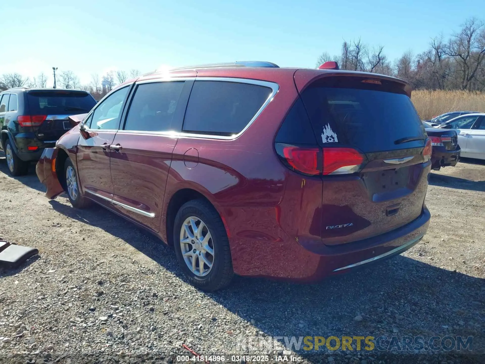 3 Photograph of a damaged car 2C4RC1BG0LR269253 CHRYSLER PACIFICA 2020