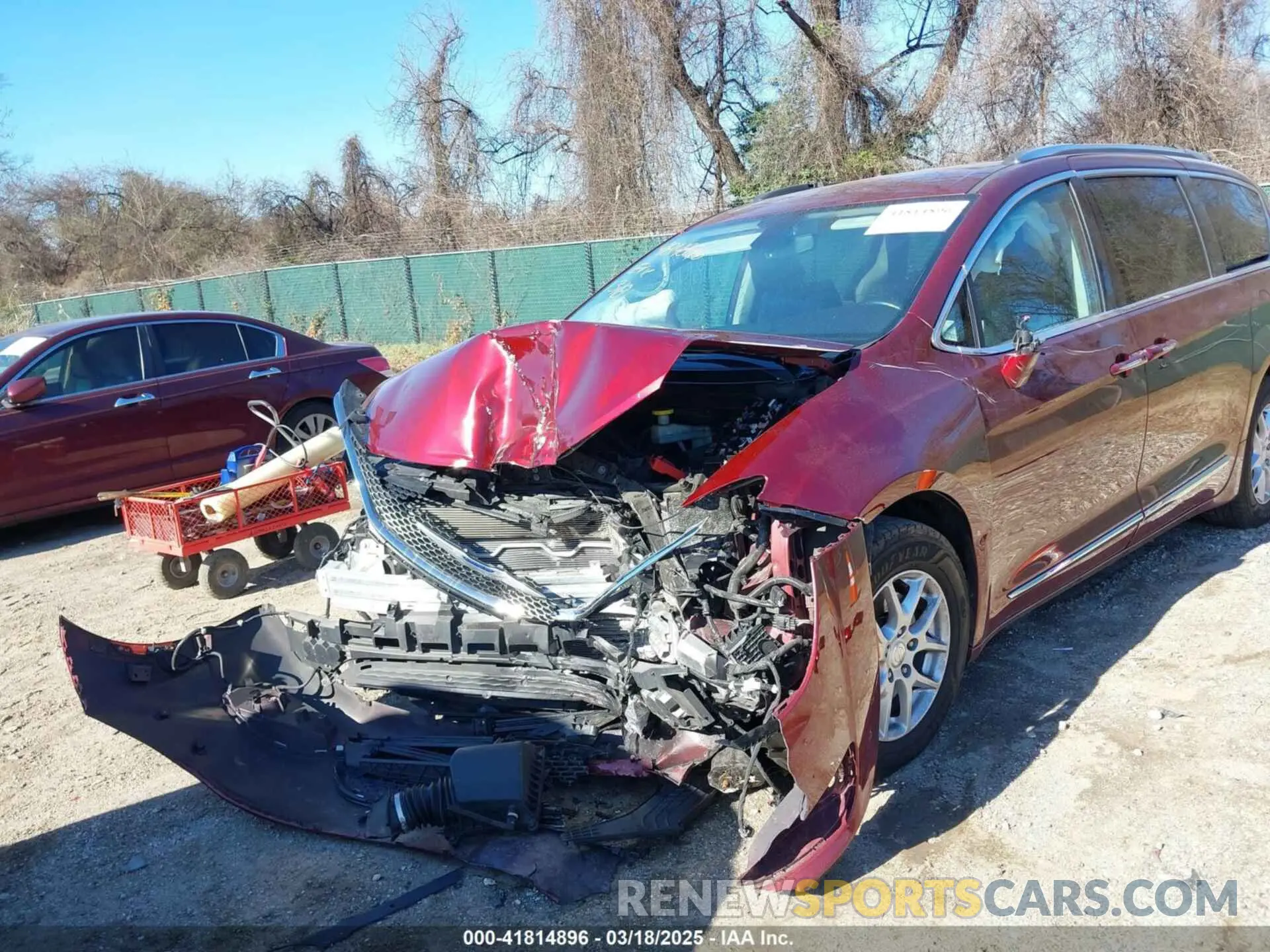 6 Photograph of a damaged car 2C4RC1BG0LR269253 CHRYSLER PACIFICA 2020
