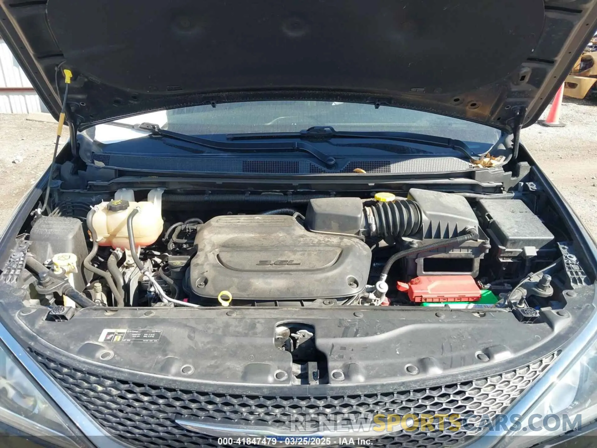 10 Photograph of a damaged car 2C4RC1BG0LR276333 CHRYSLER PACIFICA 2020
