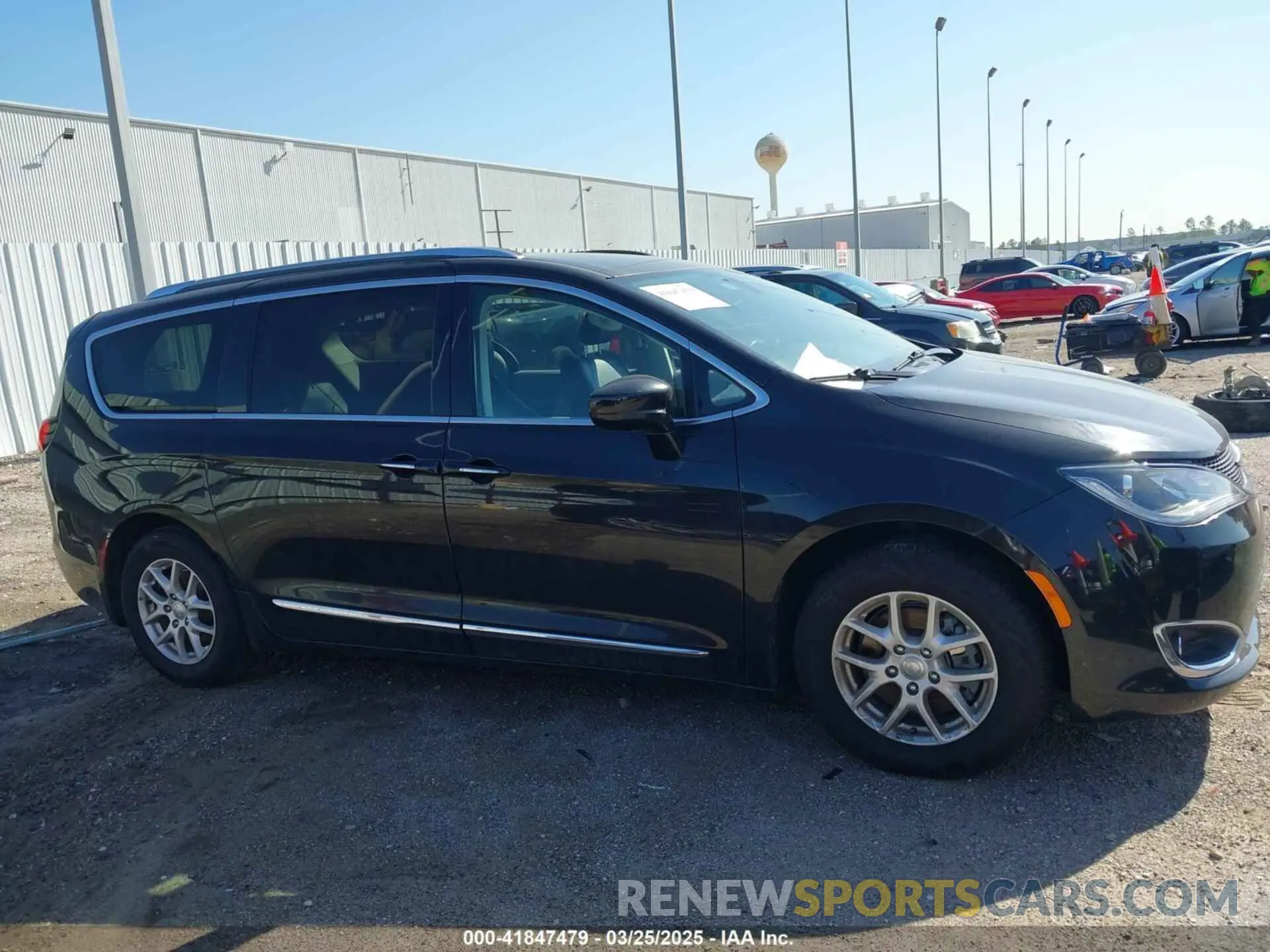 12 Photograph of a damaged car 2C4RC1BG0LR276333 CHRYSLER PACIFICA 2020