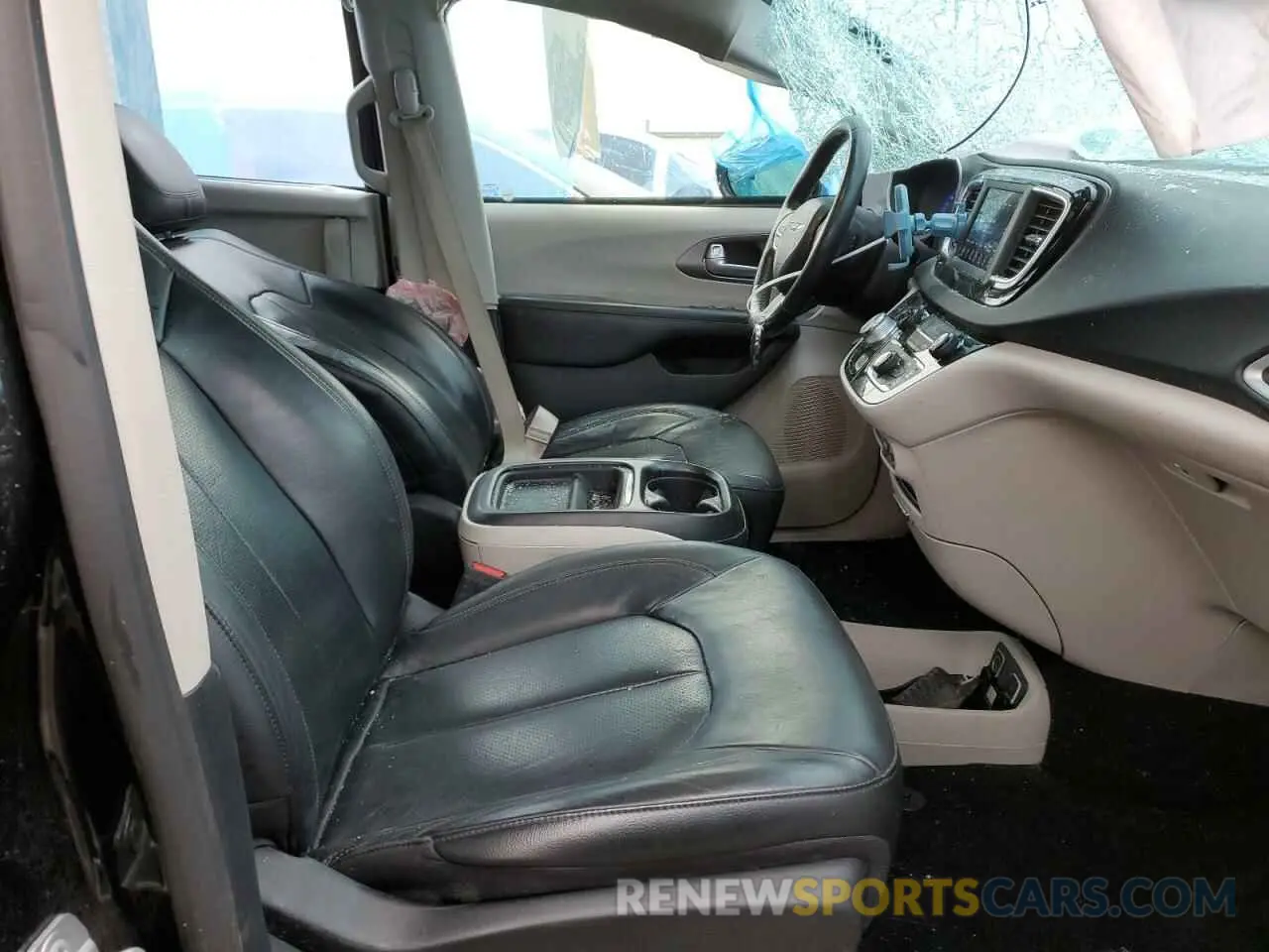 7 Photograph of a damaged car 2C4RC1BG1LR105770 CHRYSLER PACIFICA 2020