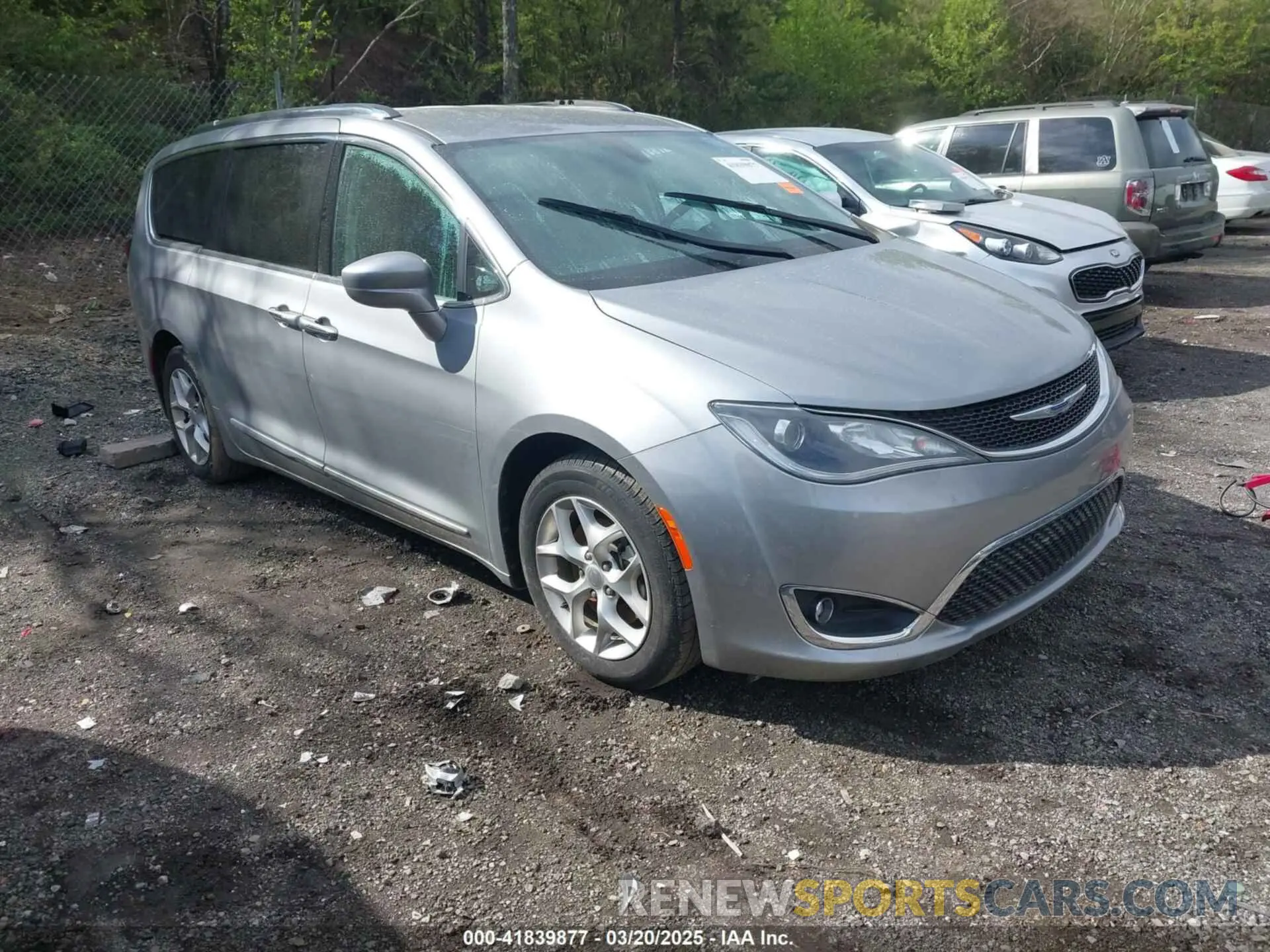 1 Photograph of a damaged car 2C4RC1BG1LR114193 CHRYSLER PACIFICA 2020