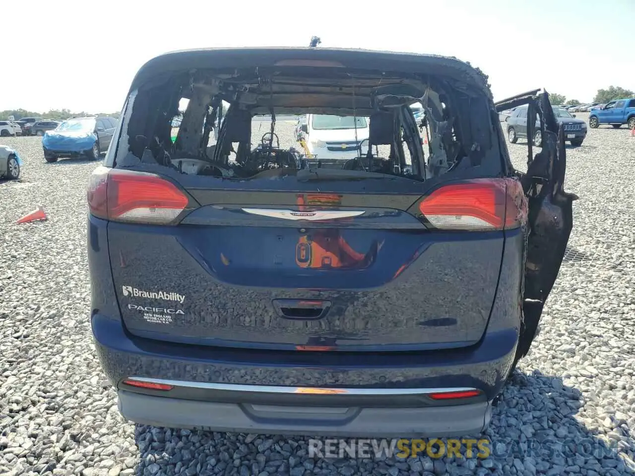 6 Photograph of a damaged car 2C4RC1BG1LR115957 CHRYSLER PACIFICA 2020