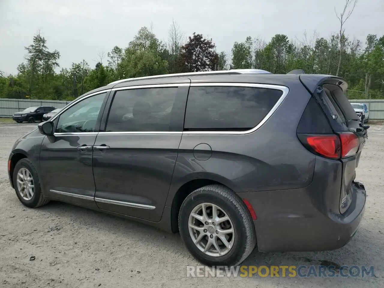 2 Photograph of a damaged car 2C4RC1BG1LR126022 CHRYSLER PACIFICA 2020