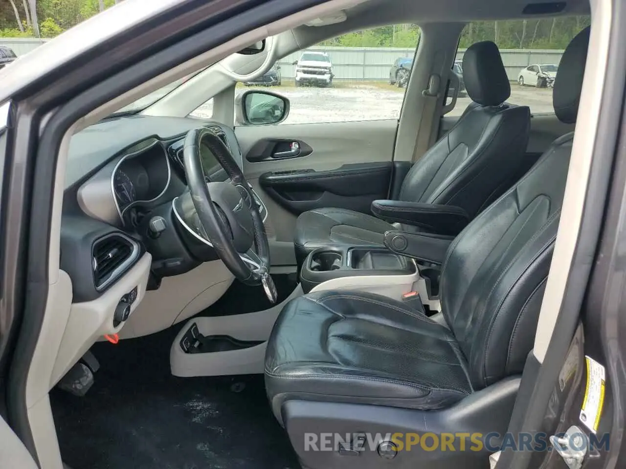 7 Photograph of a damaged car 2C4RC1BG1LR126022 CHRYSLER PACIFICA 2020