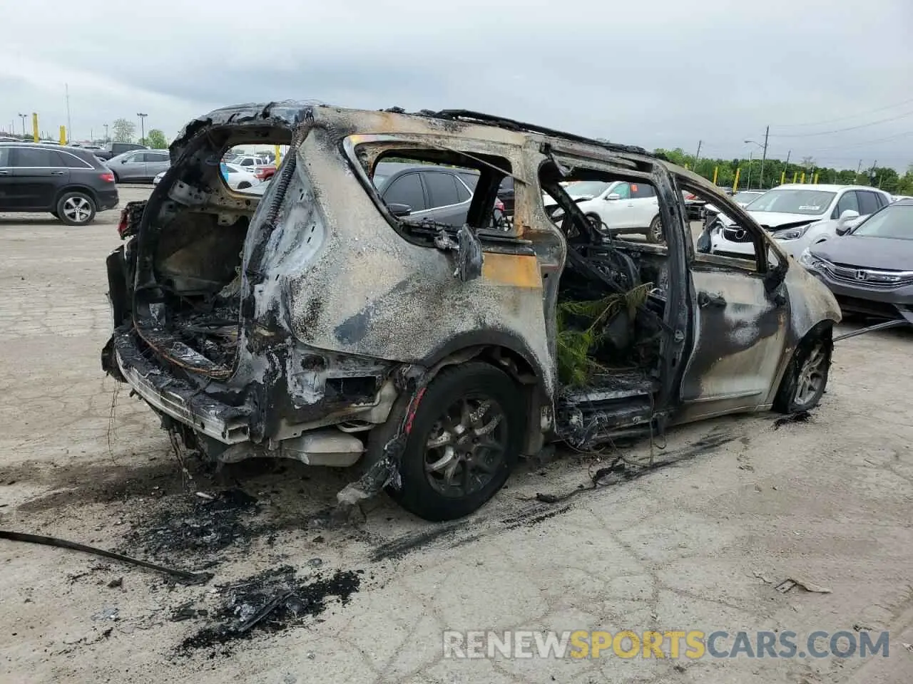 3 Photograph of a damaged car 2C4RC1BG1LR129504 CHRYSLER PACIFICA 2020
