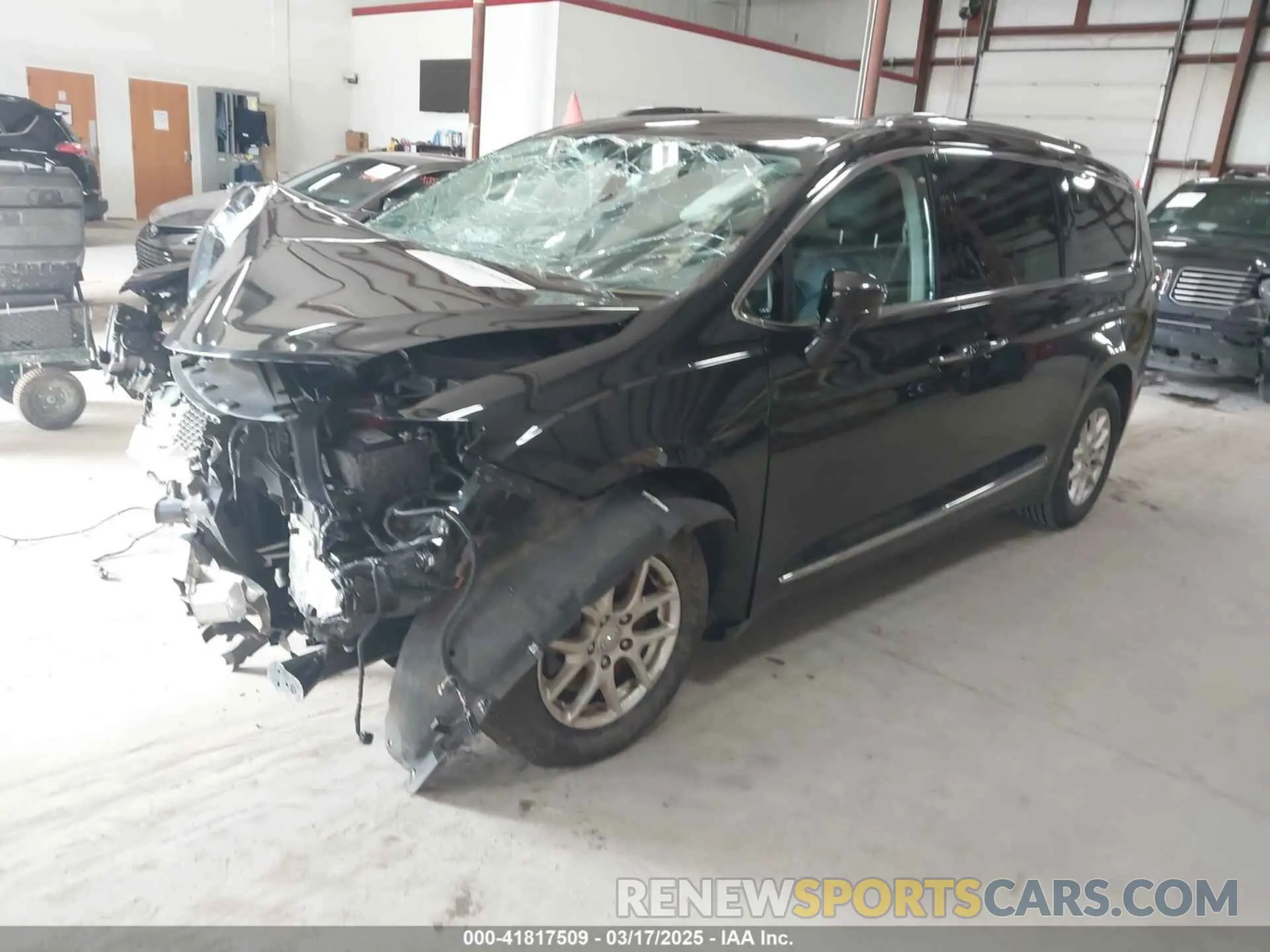 2 Photograph of a damaged car 2C4RC1BG1LR142494 CHRYSLER PACIFICA 2020