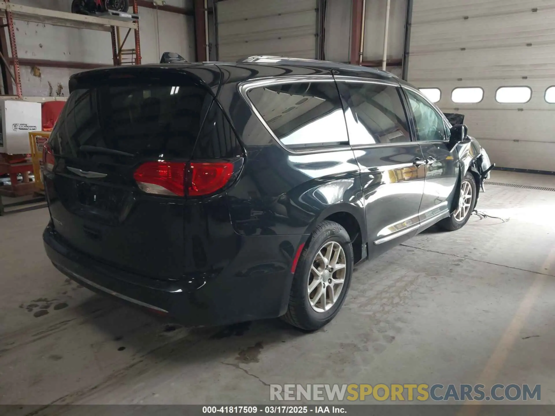 4 Photograph of a damaged car 2C4RC1BG1LR142494 CHRYSLER PACIFICA 2020