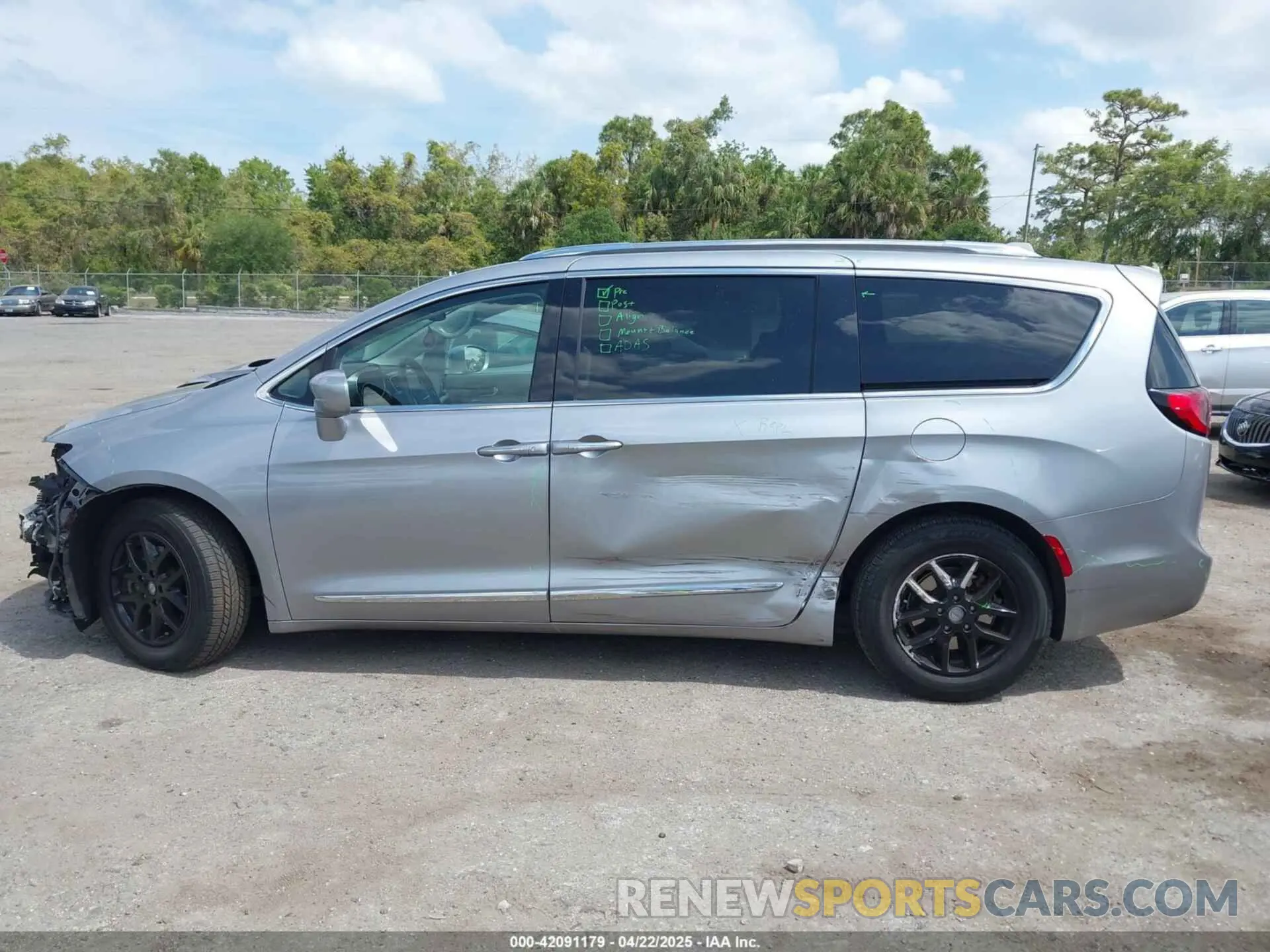 14 Photograph of a damaged car 2C4RC1BG1LR268936 CHRYSLER PACIFICA 2020