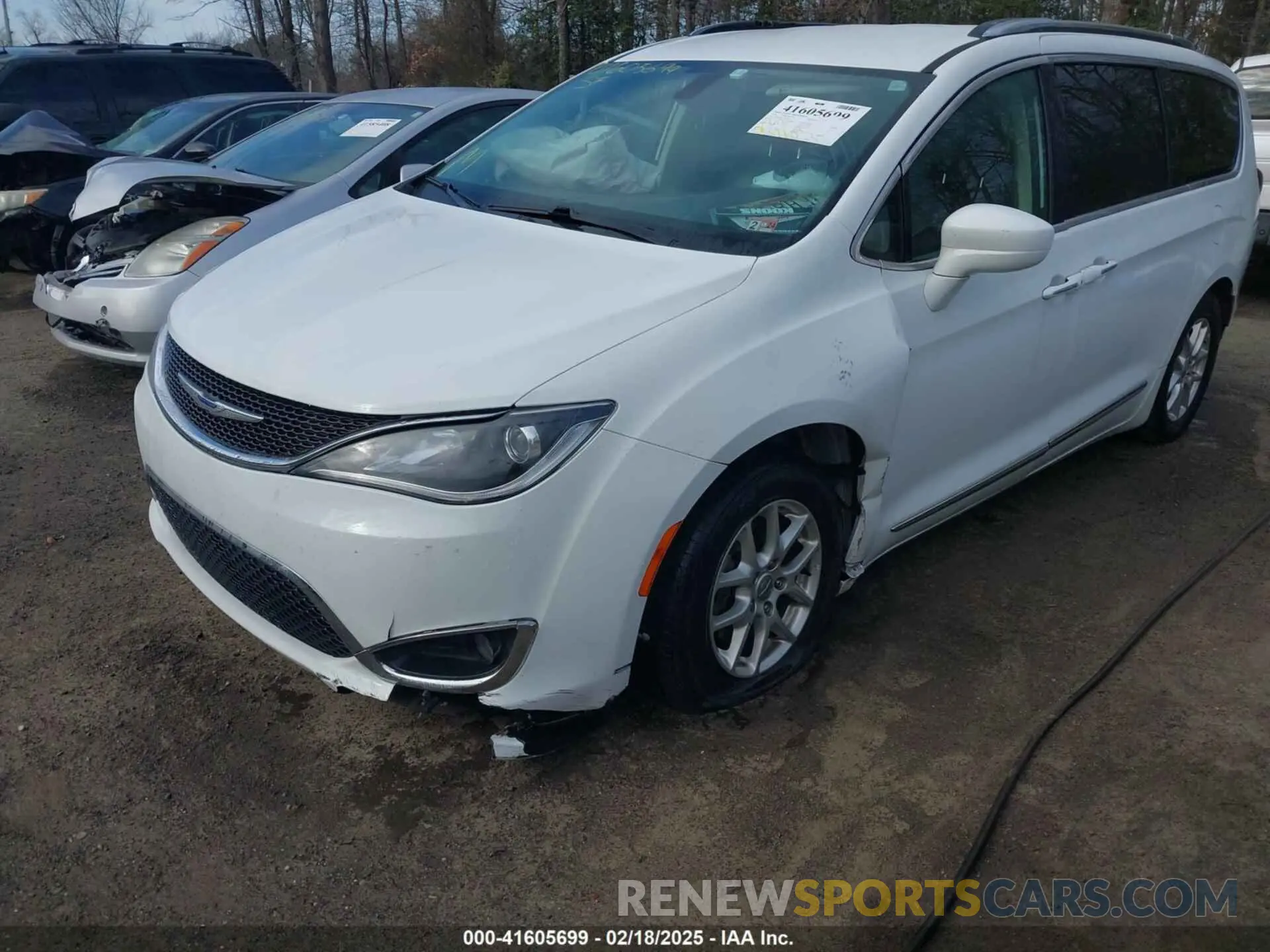 6 Photograph of a damaged car 2C4RC1BG1LR280181 CHRYSLER PACIFICA 2020