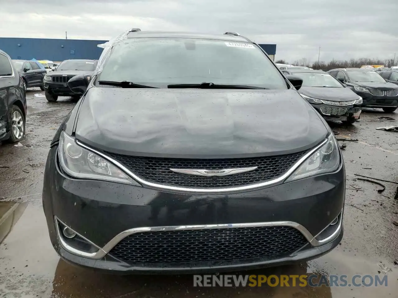 5 Photograph of a damaged car 2C4RC1BG2LR101243 CHRYSLER PACIFICA 2020
